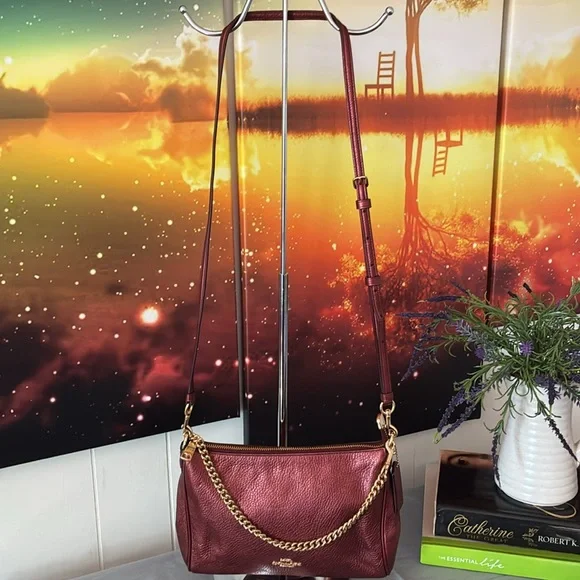 Coach Carrie Burgundy Leather Crossbody - Picture 1 of 11